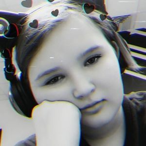 Meet your Posher, Lily